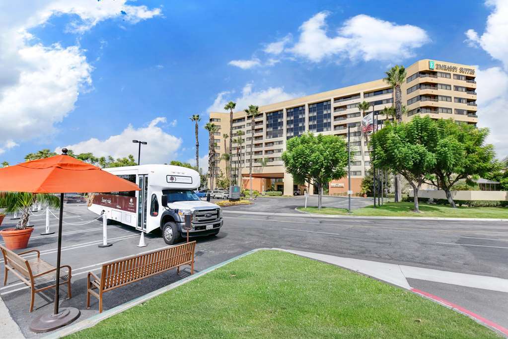 Embassy Suites By Hilton Anaheim-Orange Екстериор снимка